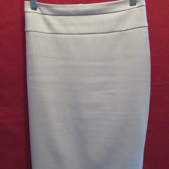 White House Black Market Cream Pencil Skirt - Picture 6 of 8